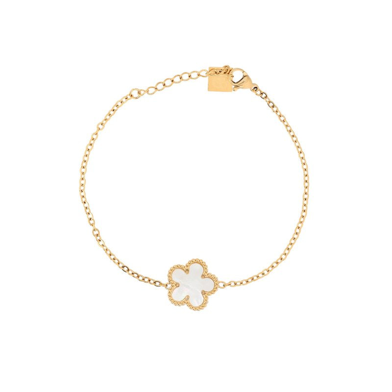 Steel bracelet with white clover.